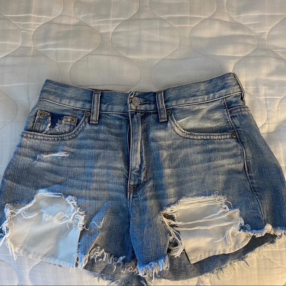 american eagle distressed jean shorts